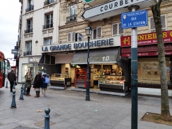 8h30 à la boucherie